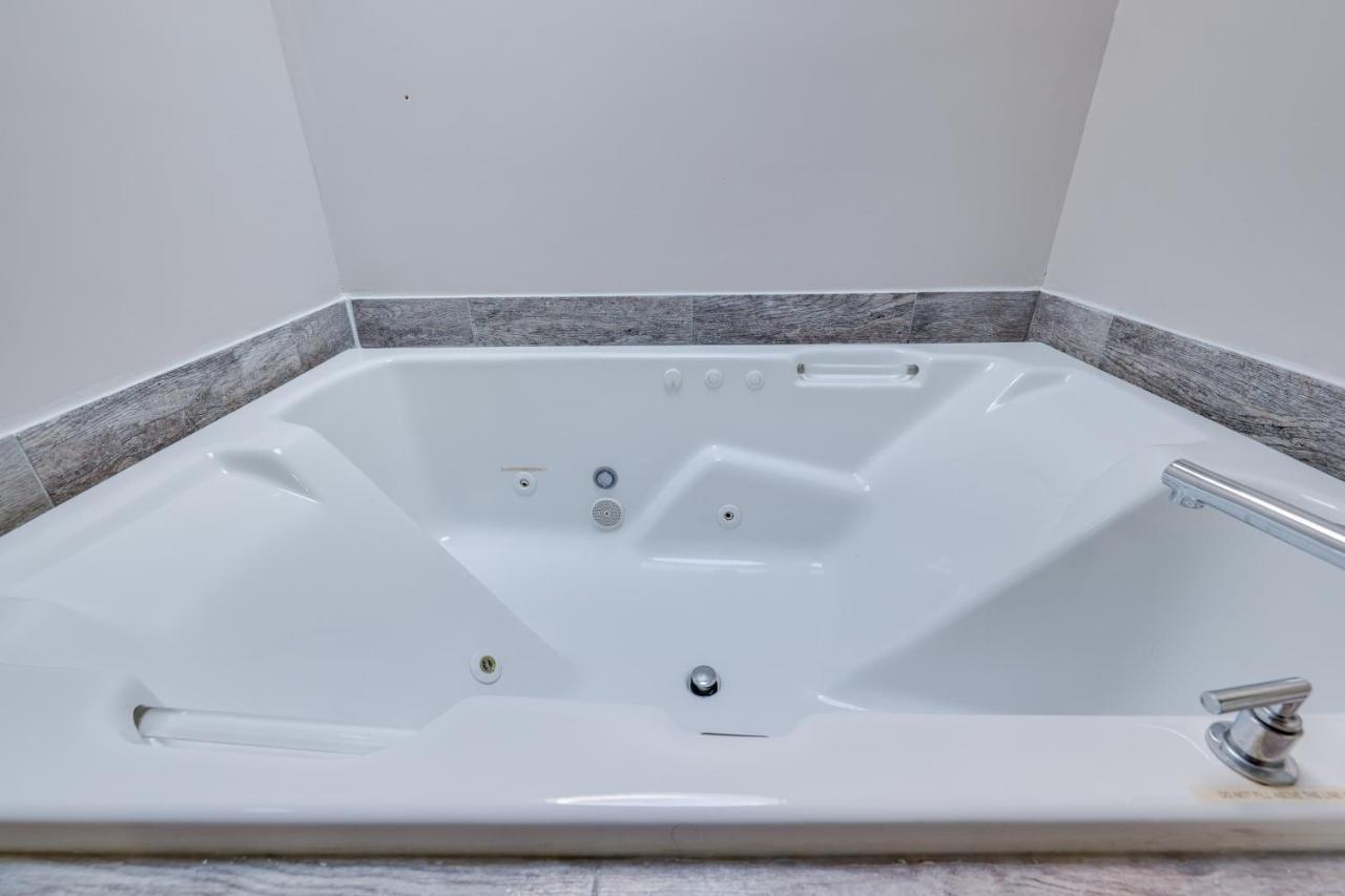 123 Shannon Court - Snowhound Court - Game Room - Fireplace - Hot Tub * Bushkill